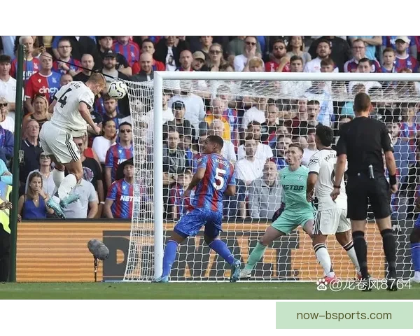 水晶宫主场逆袭曼联爆冷取胜 激战全场曼联无力反击